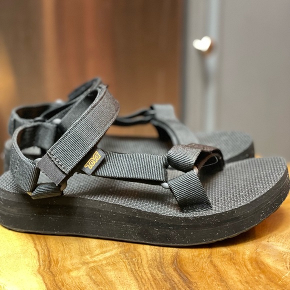 Teva Black Women's Midform Universal Sandal - Picture 11 of 13
